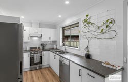 9 McEwen Crescent, West Wodonga, Vic 3690