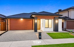 10 Castlecove Street, Clyde North, Vic 3978