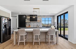 16 Hampton Court, Forestdale, Qld 4118
