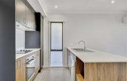 48 Solar Circuit, Spring Mountain, Qld 4300