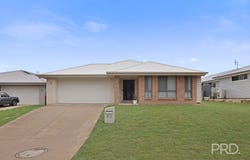 33 Reginald Drive, Kootingal, NSW 2352