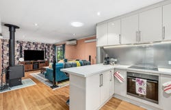 8 Ising Road, Crafers West, SA 5152