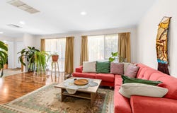 7 Cheviot Court, Melton West, Vic 3337