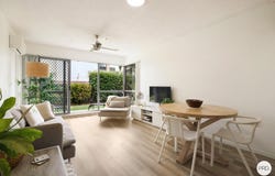 2/128 Marine Parade, Southport, Qld 4215