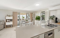 4 Rossington Drive, Urraween, Qld 4655