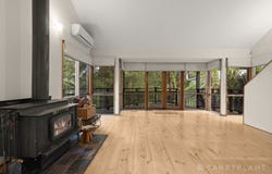 32 Seaview Road, Cockatoo, Vic 3781