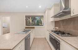 2/9 Creek View Close, Mount Clear, Vic 3350