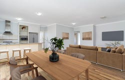 8 Beachwood Crescent, Butler, WA 6036