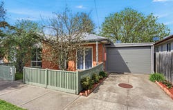 16 Karoomba Avenue, Herne Hill, Vic 3218