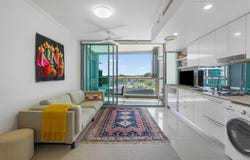 10505/8 Harbour Road, Hamilton, Qld 4007