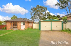4 Paradise Place, St Clair, NSW 2759