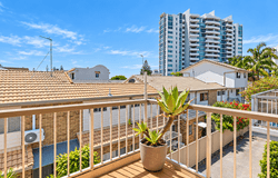 8/164 Frank Street, Labrador, Qld 4215