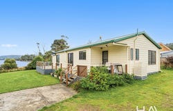 4 Challis Crescent, Deep Bay, Tas 7112