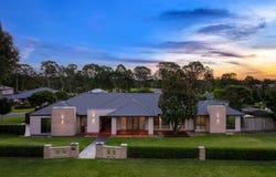22 Twin Creeks Drive, Luddenham, NSW 2745