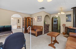 74 Balmoral Cresent, Lake Albert, NSW 2650