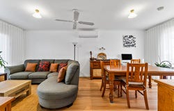 2/4 Greenlaw Crescent, Berwick, Vic 3806