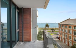 42/2 Esplanade West, Port Melbourne, Vic 3207
