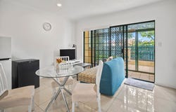 1/152-154 High Street, Southport, Qld 4215