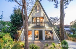 18 Pennell Street, Eltham North, Vic 3095