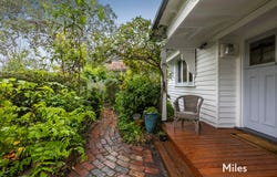 4 McDonald Avenue, Ivanhoe, Vic 3079