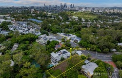 79 Simpsons Road, Bardon, Qld 4065