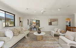 16 Bamburgh Street, Carindale, Qld 4152