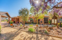 22 The Dale, Thurgoona, NSW 2640