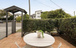 15 Sinclair Street, Moorooka, Qld 4105