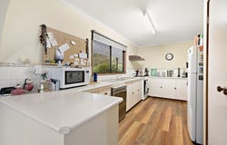 77 Laurence Drive, Snake Valley, Vic 3351