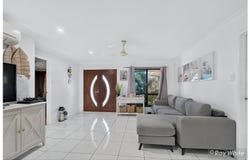 16 MISTLETOE AVENUE, Norman Gardens, Qld 4701