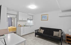 5/125 Frank Street, Labrador, Qld 4215