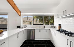 1/8 Chandos Street, Sydenham, Vic 3037