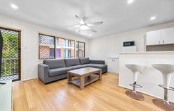 4/13 Darrambal Street, Chevron Island, Qld 4217