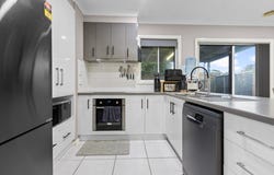 1/4 Kellerman Crescent, Boorooma, NSW 2650