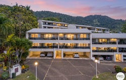 5/2 Eshelby Drive, Cannonvale, Qld 4802