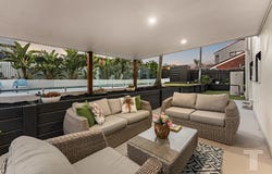 22 Kidwelly Street, Carindale, Qld 4152