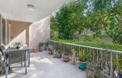 3/111 Frank Street, Labrador, Qld 4215