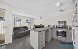 3/6 Chipping Crescent, Butler, WA 6036