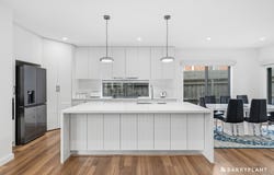 2/13 Westham Crescent, Bayswater, Vic 3153