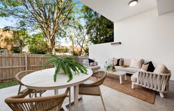 2/580 Sherwood Road, Sherwood, Qld 4075