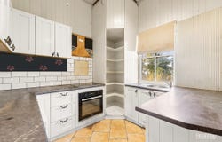 8 Kann Street, Goombungee, Qld 4354