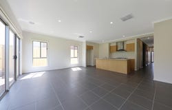 30 Rochester Crescent, Eynesbury, Vic 3338