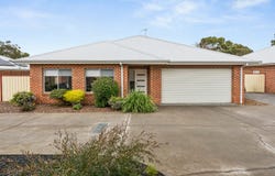 unit 2/28 Gordon Crescent, Romsey, Vic 3434