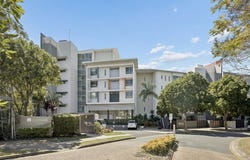 201/2-4 Riverwalk Avenue, Robina, Qld 4226