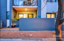 4/2 Walsh Loop, Joondalup, WA 6027