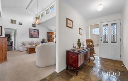 33 Pamela Court, Darley, Vic 3340