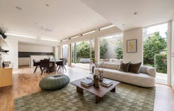TH 2/2 Tashinny Road, Toorak, Vic 3142