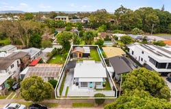 18 Middle Street, Labrador, Qld 4215