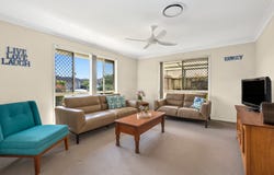 18 Sandheath Place, Ningi, Qld 4511