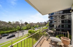 206/23 Queens Road, Melbourne, Vic 3004